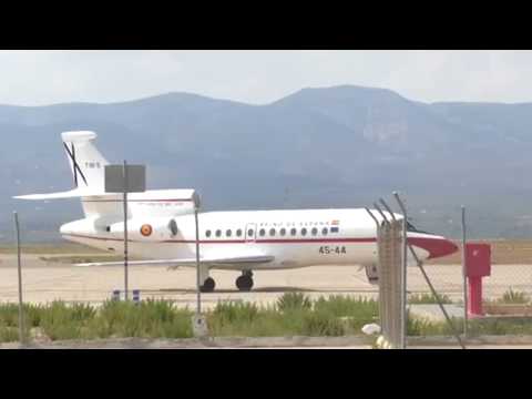 Momento de la polémica llegada de Pedro Sánchez al aeropuerto de Castellón en avión oficial