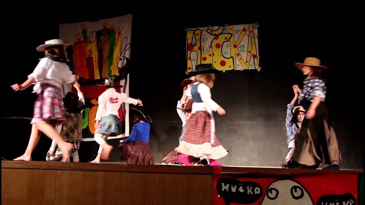 Hučka 2012 - světlušky - country tanec Zuzana (2. místo)