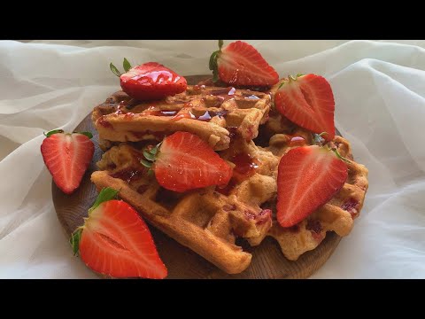 Вкуснейшие вафли на завтрак! 🍓Клубничные и очень вкусные.🧇