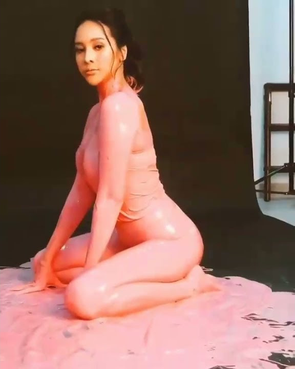 HOT ‼️Sesi Pemotretan Anya Geraldine Bikin Salfok