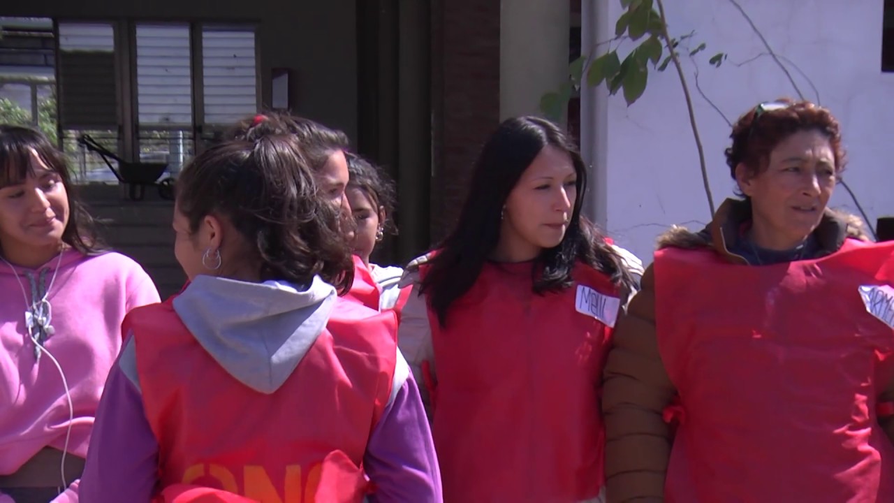 Plantaron árboles en la escuela Garcilaso vivo y85