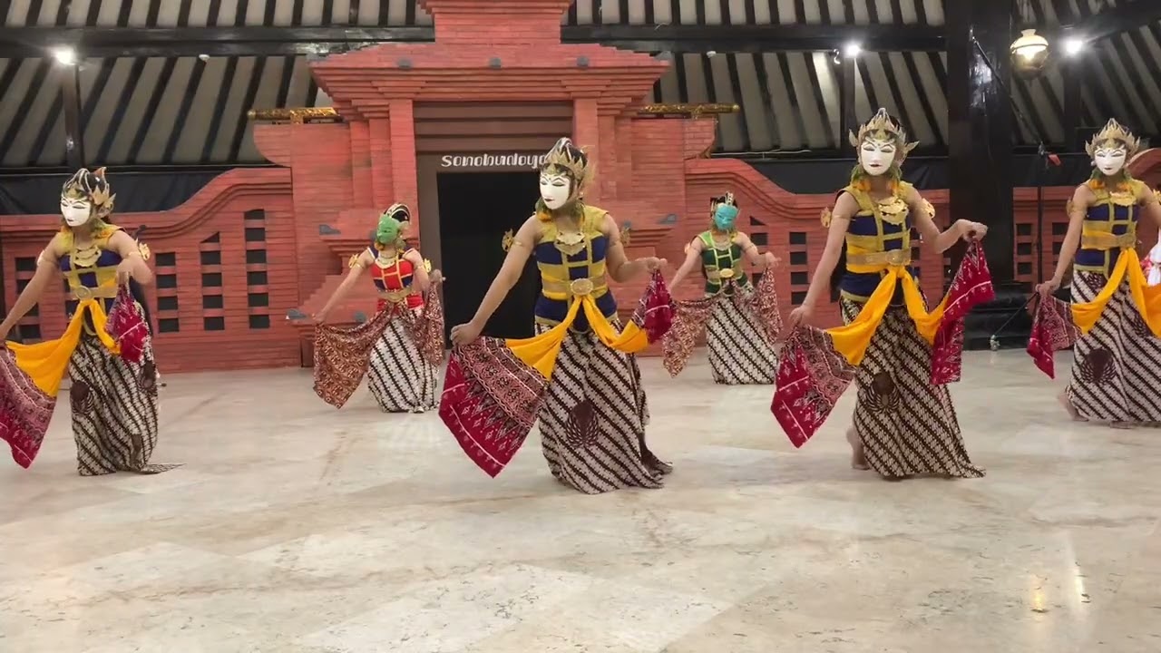 Putri Taman (Pagelaran Wayang Topeng Panji Sonobudoyo)