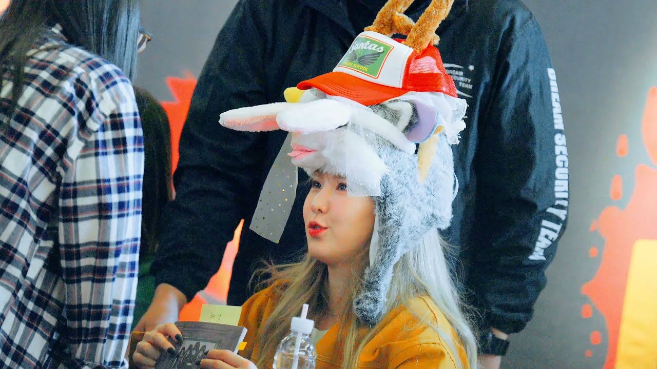점점 늘어나는 웬디(Wendy)의 모자와 머리띠  Red Velvet(레드벨벳) 팬싸인회@171122 여의도 ifc몰 [4k Fancam/직캠] By TheGsd
