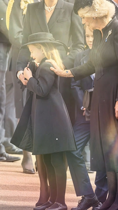 Princess Charlotte cries at Queen's funeral #britishroyalty #queenelizabeth #katemiddleton