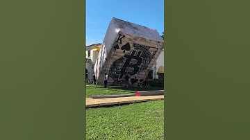 Crypto in Real Life: Giant Bitcoin Card Takes Center Stage