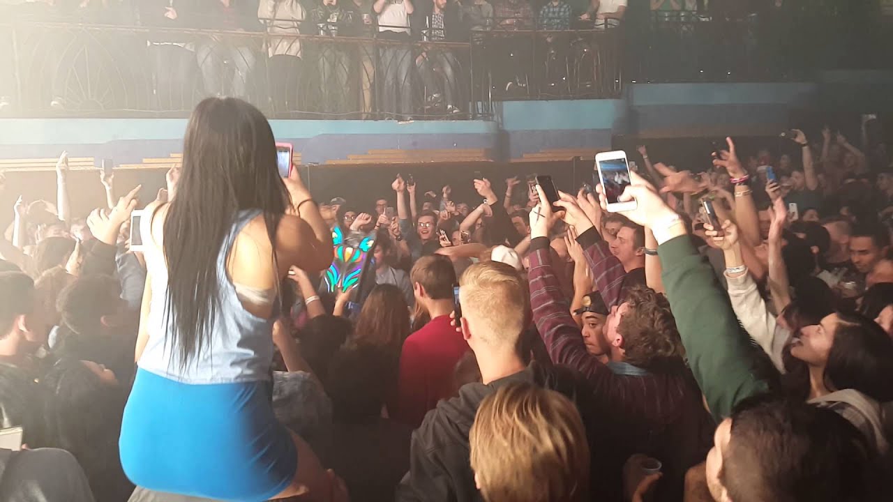 Slow Magic - Girls Live On Tour on Vimeo