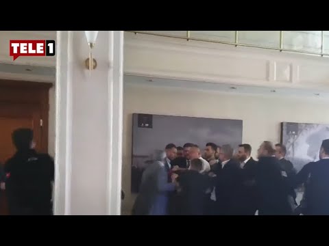 AKP meclis üyeleri gazeteci dövdü!