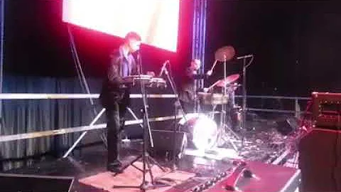 Grupo karicia en chile con alister martin corrales
