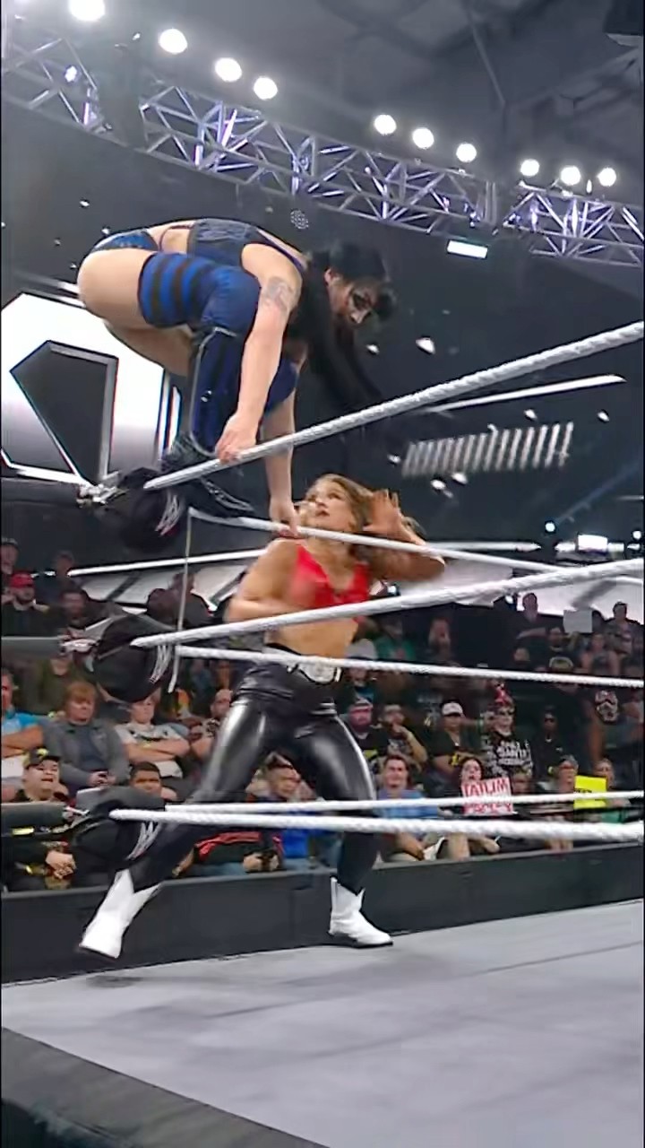 With some help from Fallon Henley, Fatal Influence steals the win ? #WWENXT