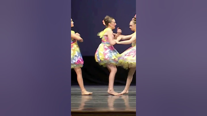 PACIFY HER!!! | Maddie pushes kendall during performance 💔