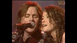 Video thumbnail of "Sarah Lee Guthrie and Chris Wilson - Ooh Las Vegas (Live on RocKwiz)"