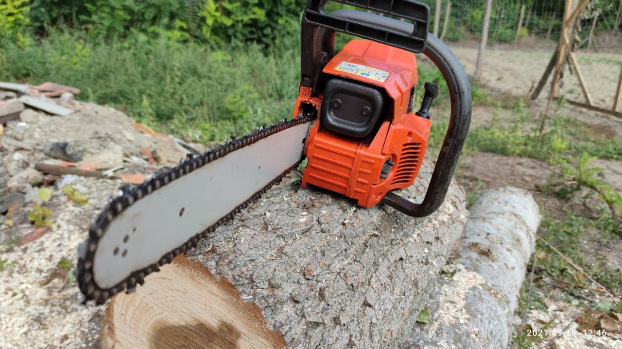 Husqvarna 136 láncfűrész / chainsaw próbavágás / test cut - YouTube