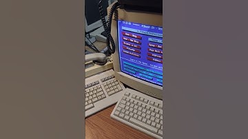 Commodore 128 conectandose a un BBS PCBoard a 300 bps