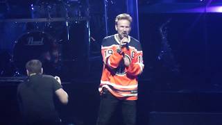 COREY HART closes with A capella snippet & puts on Edmonton Oilers jersey