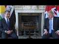استقبال نخست وزیر بریتانیا از رهبر کردستان بارزانی در خیابان داونینگ خبرگزاری فرانسه استقبال نخست وزیر بریتانیا از رهبر کردستان بارزانی در خیابان داونینگ خبرگزاری فرانسه
