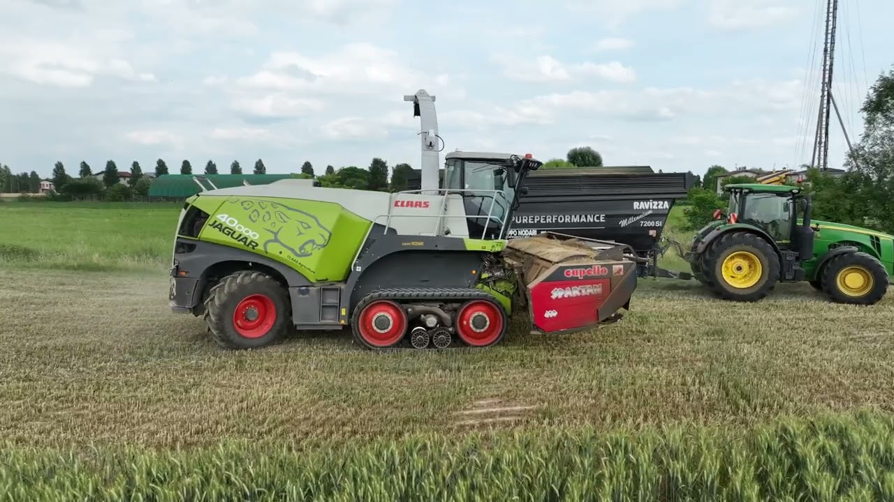 🔥 Raccolta di trinciato con CLAAS Jaguar 40000 + John Deere in azione! 2025 🚜🌽