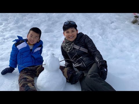 57岁影后刘美君移民国外，受母亲患脑瘤影响压力大，头顶秃一片崩溃大哭