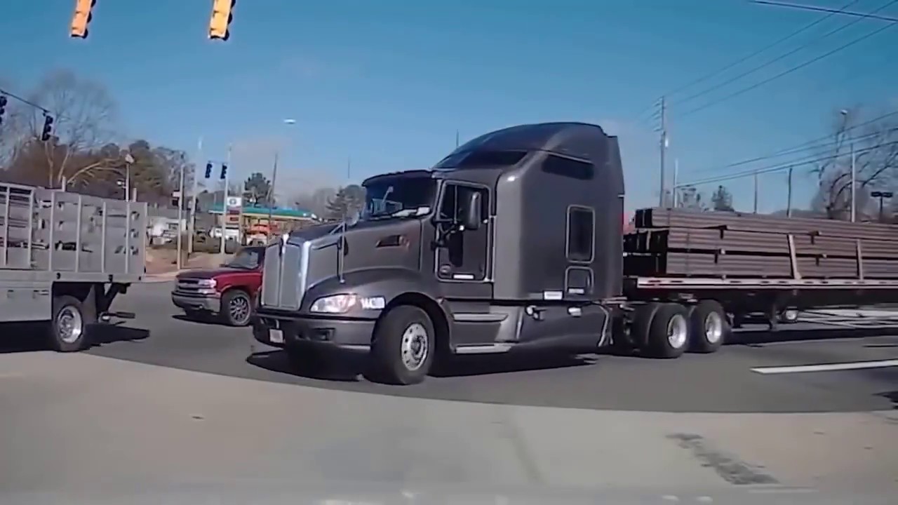 Russian Car Crashes 2018 Compilation #2