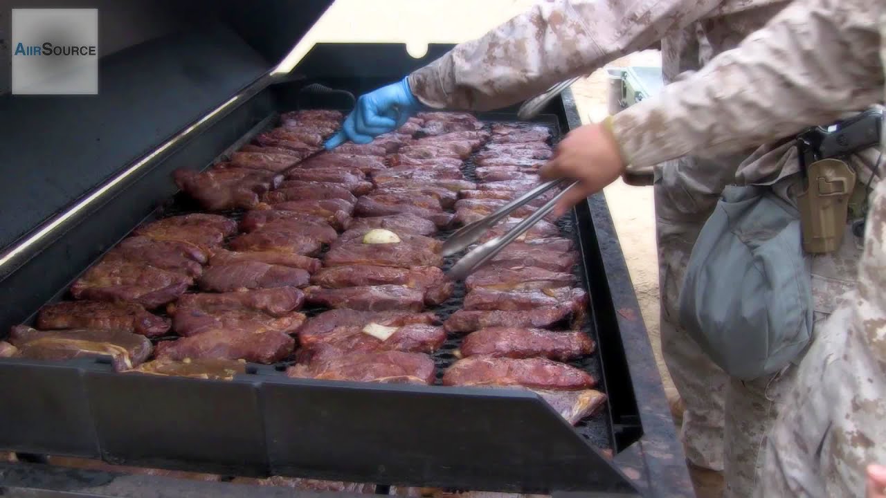 Military Food: Marines Enjoy a Warriors Meal - YouTube