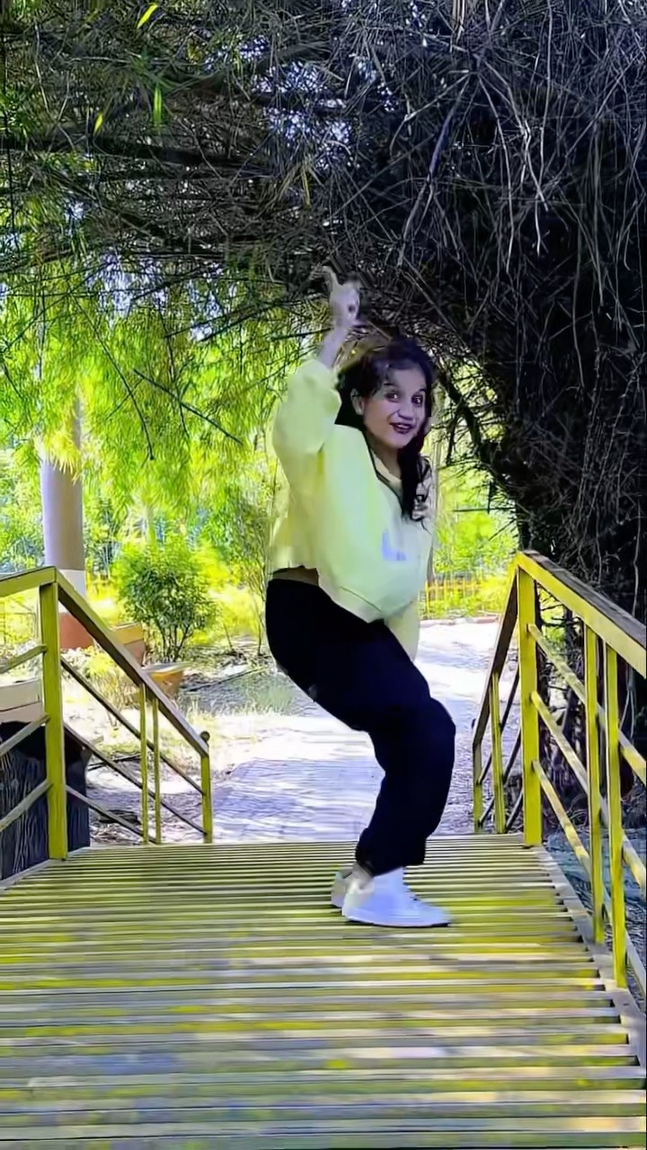 Bombai Ki Ranu?❤️#trending #dance #nandini091013 #viralvideo #shorts #youtubeshorts #video