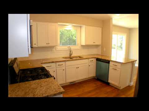 3933 Valley View Dr, Bettendorf, IA home video tour