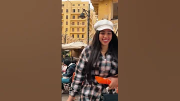 ايه اللي خلاني اخرج معاها 