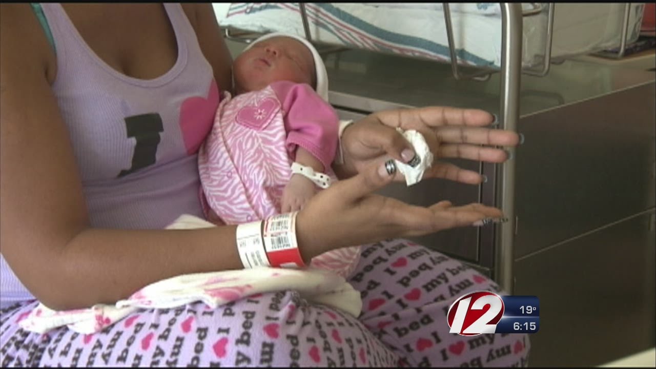 Police Officer Delivers Baby - YouTube