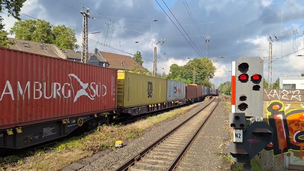 Züge im Bahnhof Essen Altenessen. Ordentlich Betrieb binnen 30 Minuten.