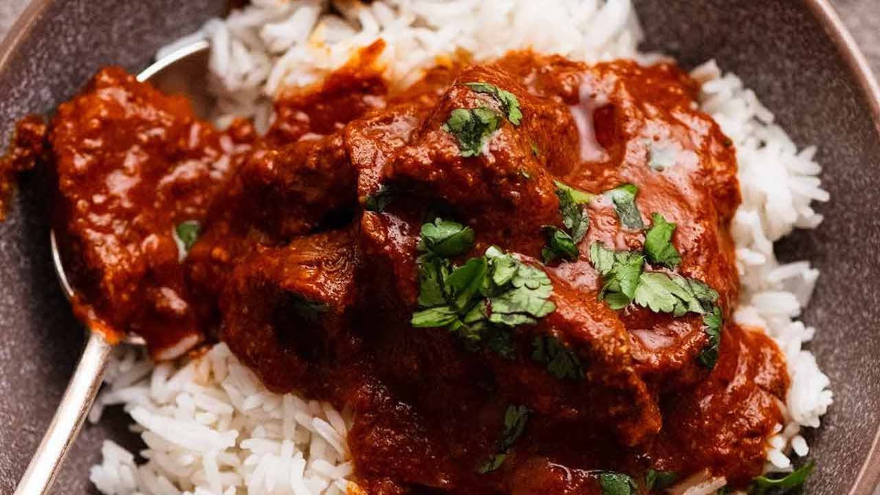 Vindaloo (Spicy authentic Indian beef curry)