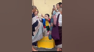 Thầy Minh Tuệ khất thực sáng 28/6