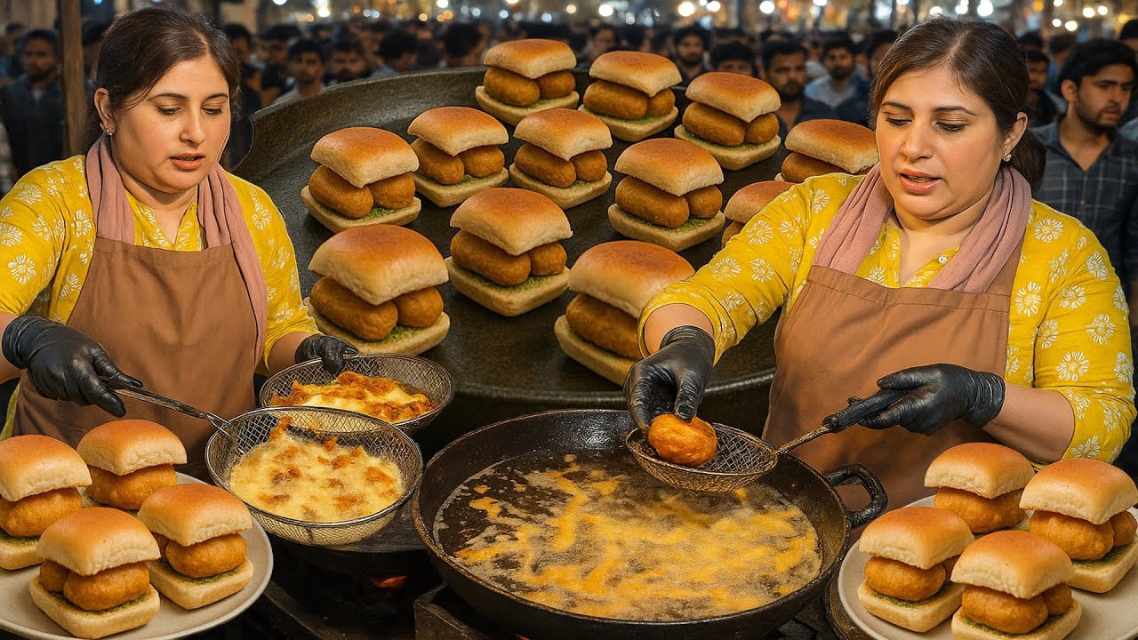 HARDWORKING LADY SELLING VADA PAV AT ROADSIDE | CHEAPEST FOOD IN KARACHI PAKISTAN | THE FOOD TRACKER