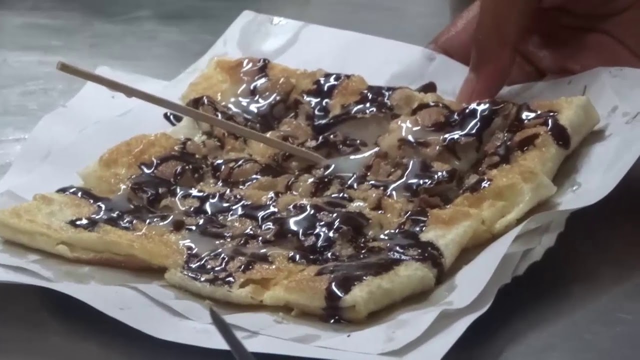 Thai Pancakes Street Food In Thailand Banana Pancakes Thai Cuisine 