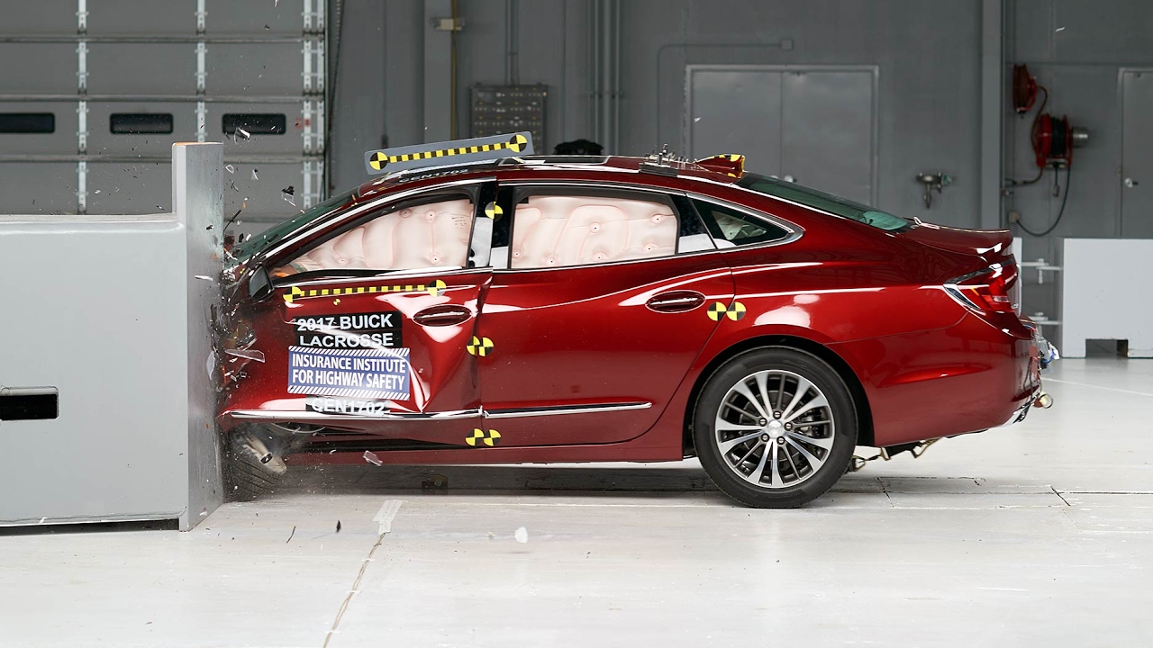 3 Up, 3 Down in IIHS Large-Car Crash Tests