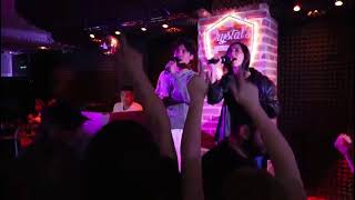 Crystal's Karaoke Marbella: Sing! You will be supported.