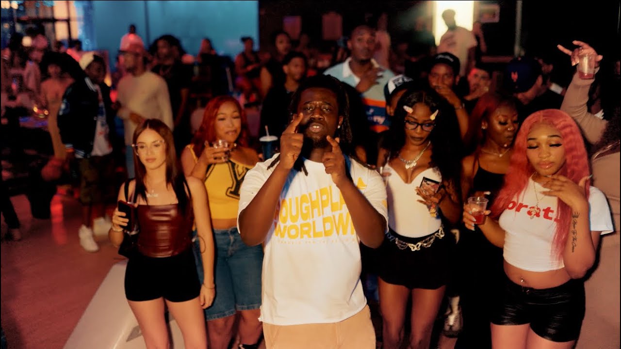 Guarda Shaq Capalot - NYASH (feat. 2300 & Kadeo) su YouTube Guarda Shaq Capalot - NYASH (feat. 2300 & Kadeo) su YouTube