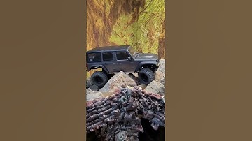 SCX10.3 JLU - Rock Sliders #axial #jeep #jconcepts #holmeshobbies #pivot #rccrawler #axial #wrangler