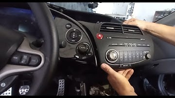 Honda Civic 2005 - 2012 Removal of the old radio and installation of a new Android Car Radio