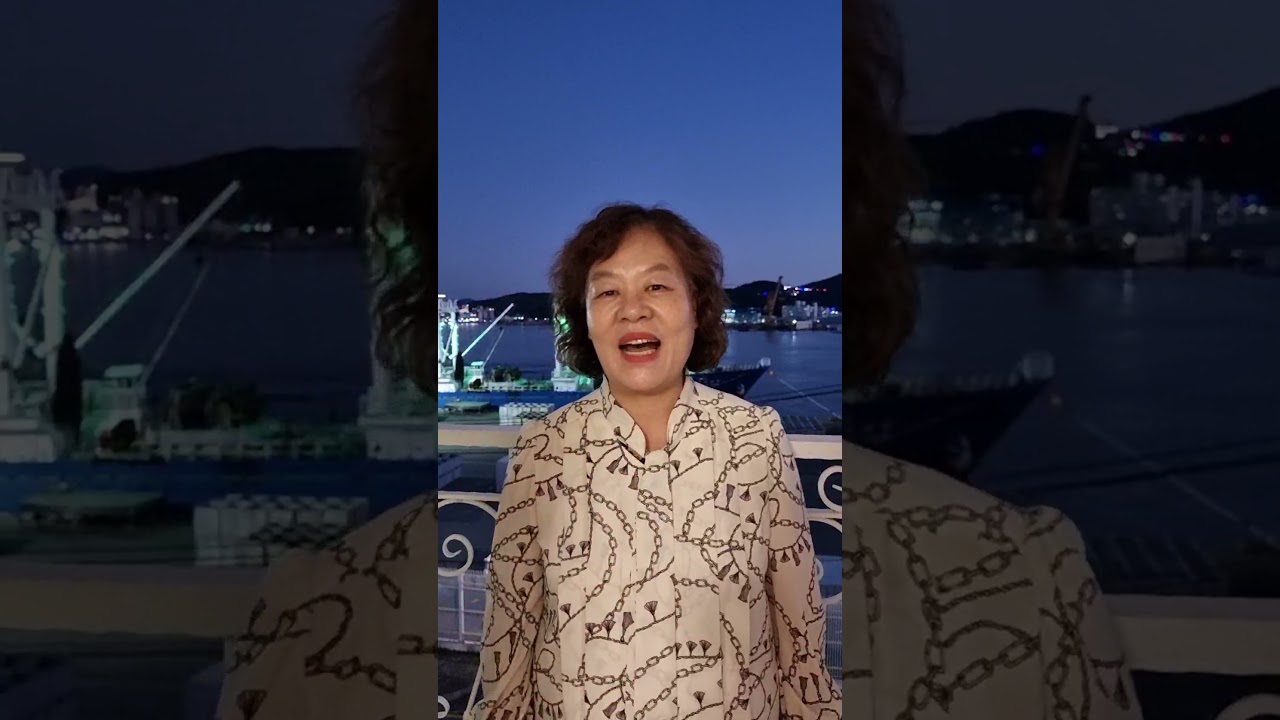 통영여행 한산 호텔에서 바라본 풍경 배가 지나가는 모습을 보고 신났습니다 깔끔 편한 잠자리 가격도 저렴하게 리뷰보고 찾아갔어요 밀려오는 일하기 전 머리 휴식 조식제공 전미애가간다
