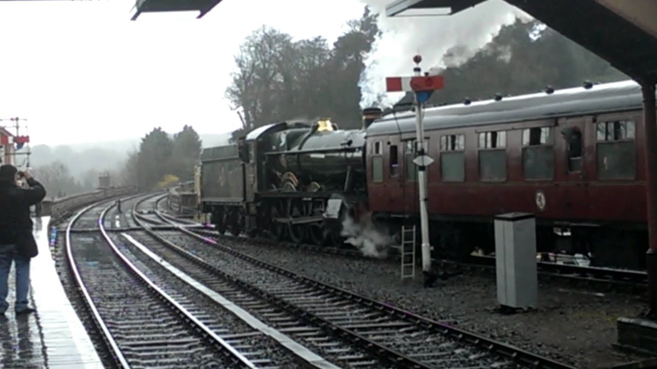 4936 'Kinlet Hall' departs Bewedley