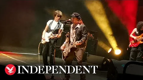 Johnny Depp performs on stage at Royal Albert Hall in second surprise UK gig amid defamation trial - DayDayNews