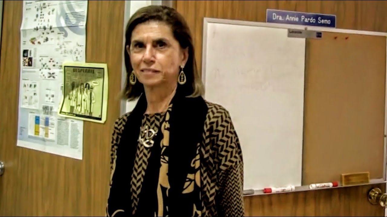 Entrevista con la Dra Annie Pardo Semo - YouTube