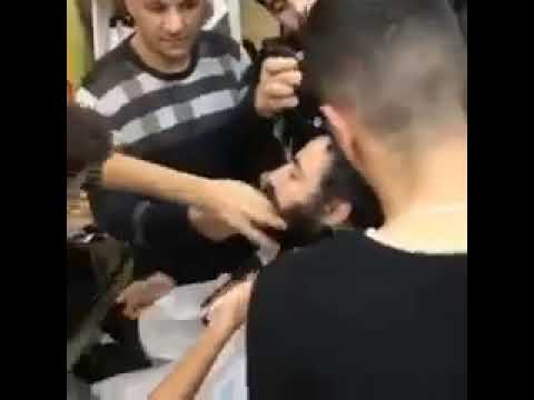 معاناة الشاب المشعر