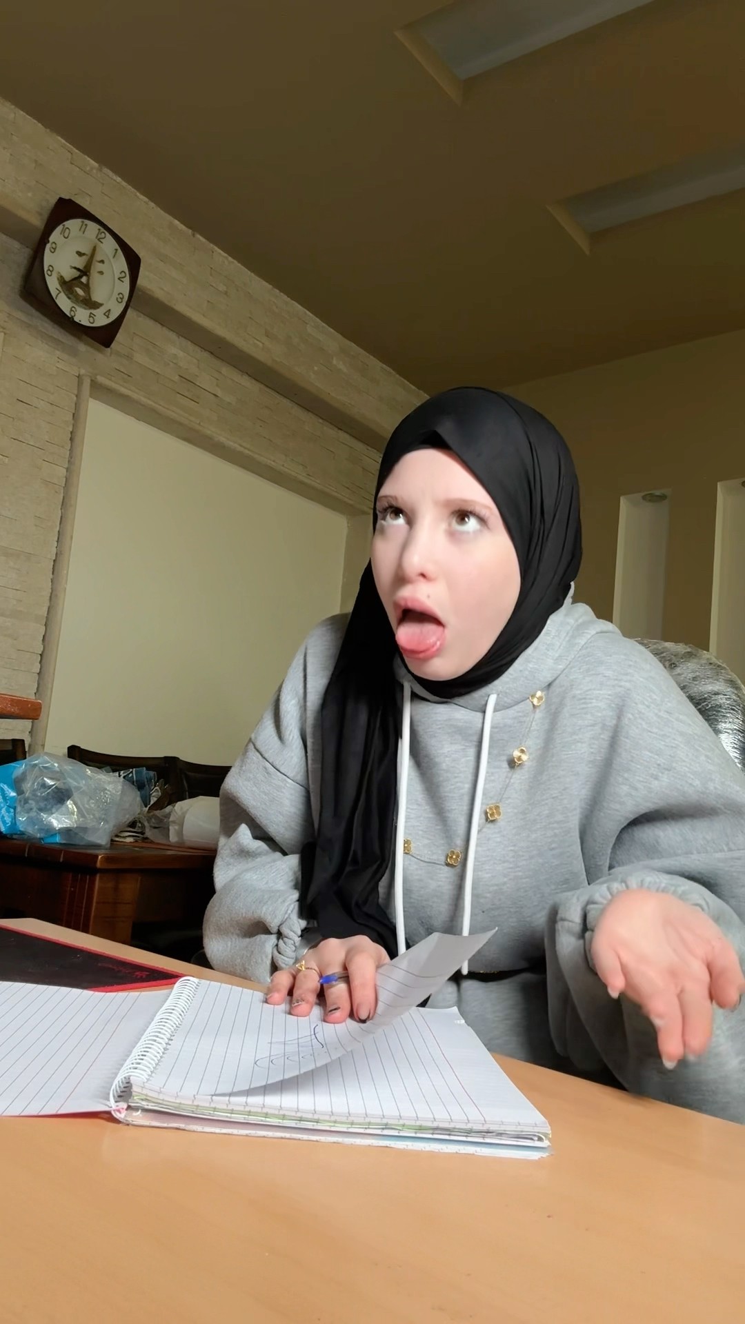 قرفانة من جوزي وحماتي:?