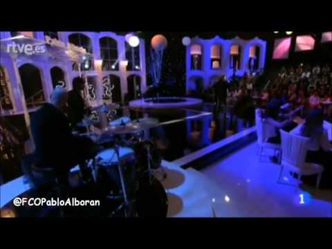 Pablo Alborán y Raphael cantando "El Tamborilero"