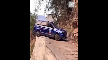 فيديو يحبس الأنفاس ولكن مهارة السائق ستفاجئك 