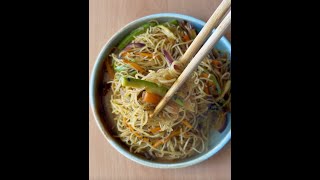 Fideos de Arroz Chinos Salteados con Verduras (Súper Fáciles)