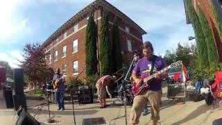 Download Lagu HOOTIE MO'BASS QUAKE MP3