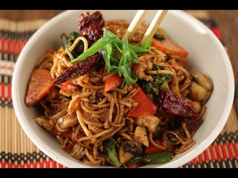 Video: Los Ntawm Suav Cov Zaub Mov: Noodles Nrog Oyster Sauce