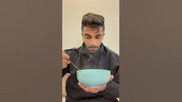 اذا شافك اخوك الصغير تاكل اندومي 
