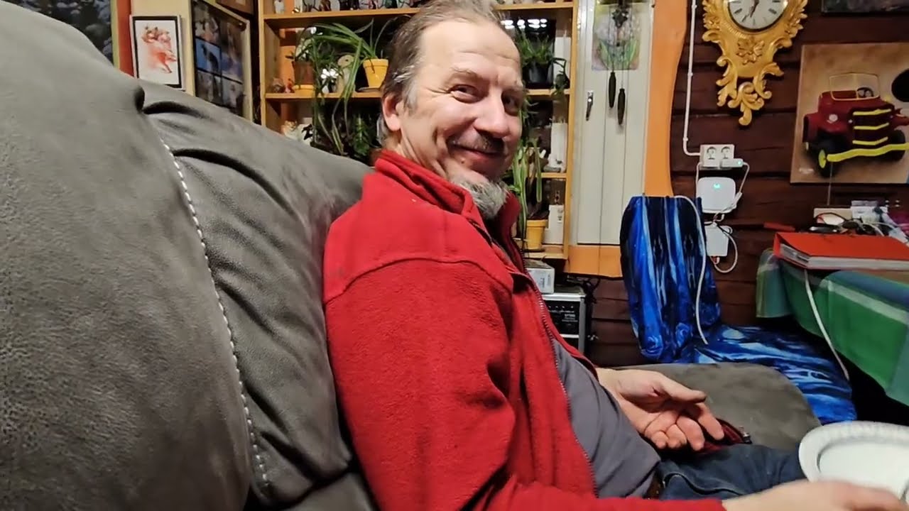 Lohturuokaa tuli tehtyä. Pakkanen jatkuu. Comfort food and frost.